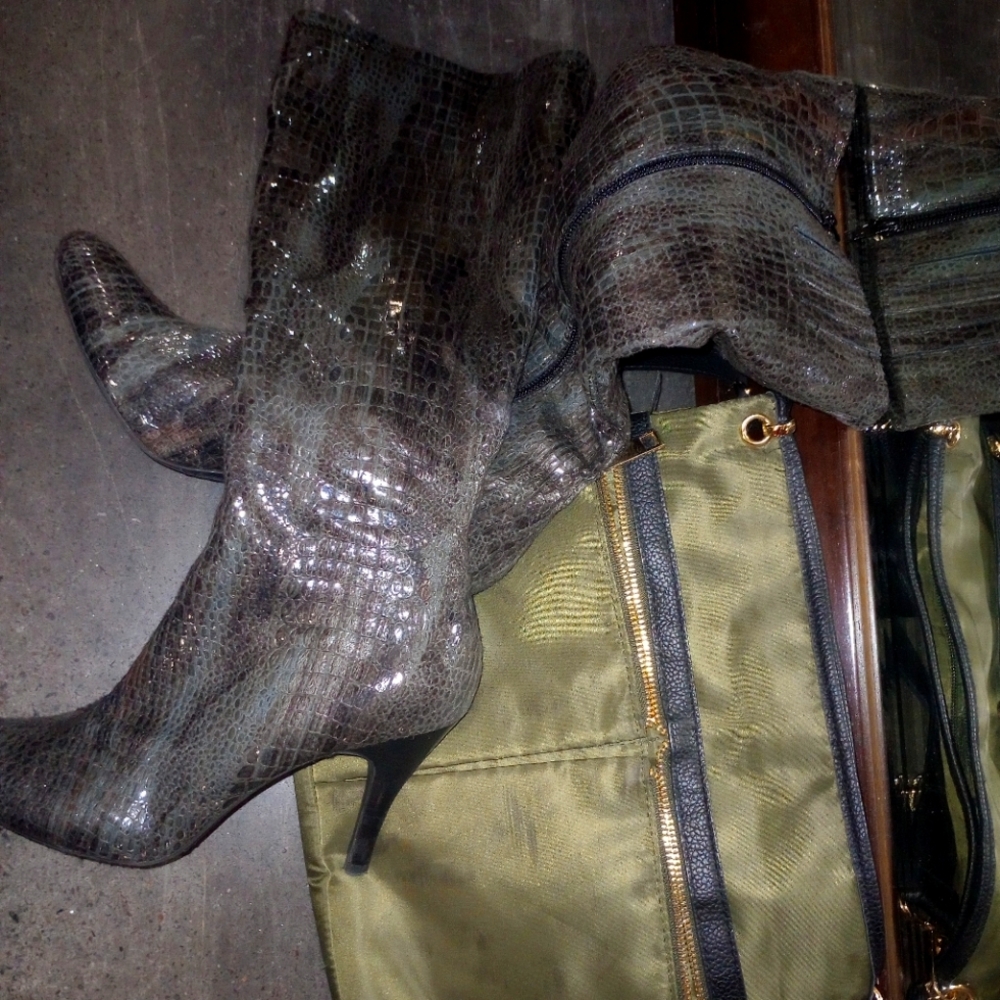 Green snake Diba high-heeled boots